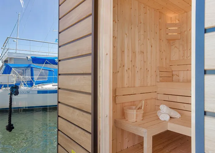 Hausboot - Kleine Auszeit
