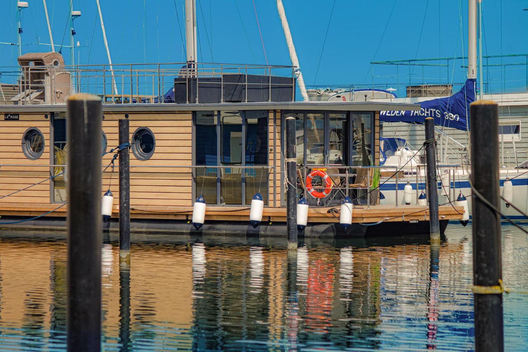 Holiday home Hausboot - Kleine Auszeit *