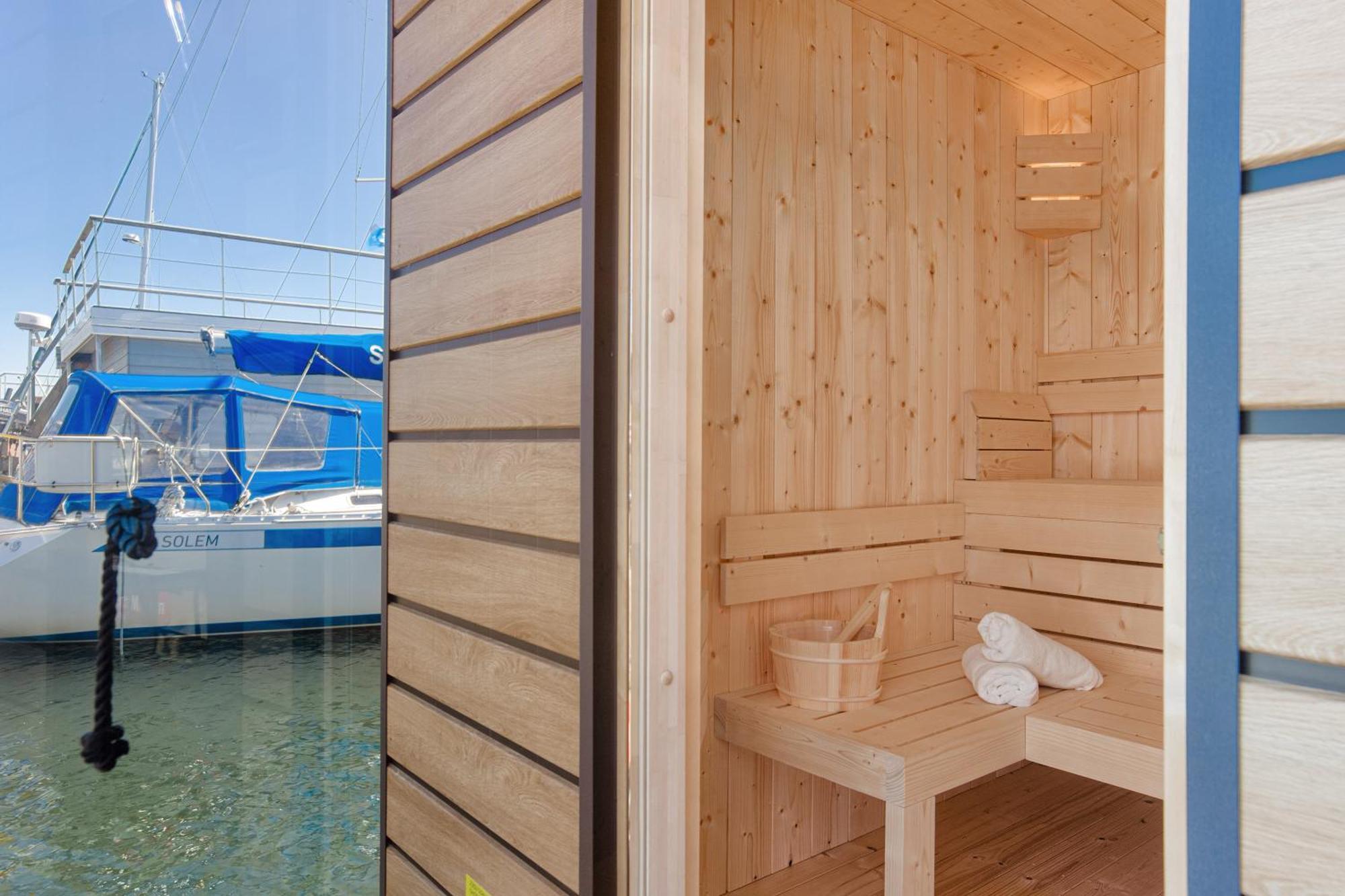 Hausboot - Kleine Auszeit Holiday home Heiligenhafen